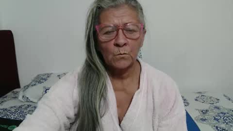 Snapshot of candy_mature_ chatting on 05.11.26 candy online show from 05.11.26