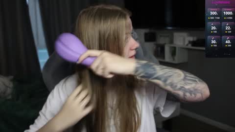 Snapshot of candy_meggie chatting on 12.06.24 Megan online show from 12.06.24