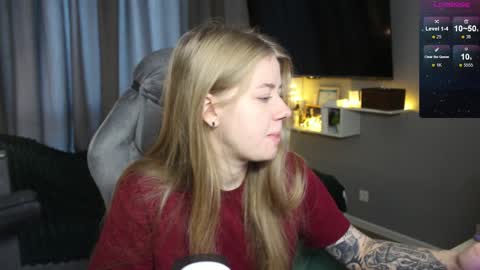 Snapshot of candy_meggie chatting on 01.05.25 Megan online show from 01.05.25