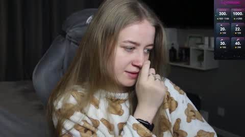 Snapshot of candy_meggie chatting on 01.19.25 Megan online show from 01.19.25