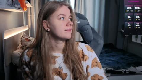 Snapshot of candy_meggie chatting on 02.04.25 Megan online show from 02.04.25