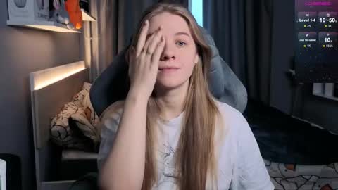 Snapshot of candy_meggie chatting on 02.10.25 Megan online show from 02.10.25