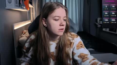 Snapshot of candy_meggie chatting on 02.17.25 Megan online show from 02.17.25