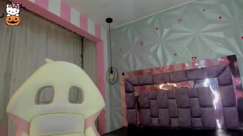 Ania online show from 10.26.25