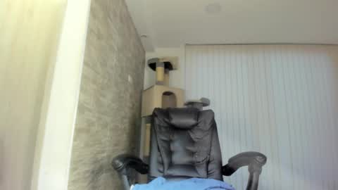 candy_queen81 online show from 04.13.26