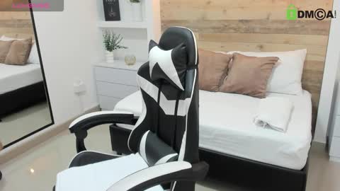 Snapshot of candy_summer28_ chatting on 11.08.25 CANDY online show from 11.08.25