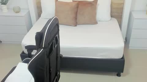 Snapshot of candy_summer28_ chatting on 11.18.25 CANDY online show from 11.18.25