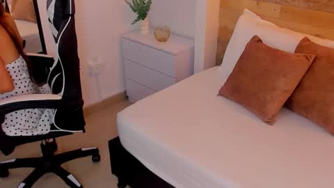 Snapshot of candy_summer28_ chatting on 11.21.25 CANDY online show from 11.21.25