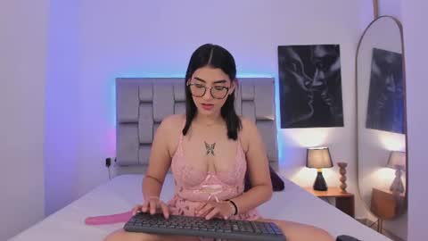 Snapshot of candy_tyna chatting on 06.26.26 candy_tyna online show from 06.26.26