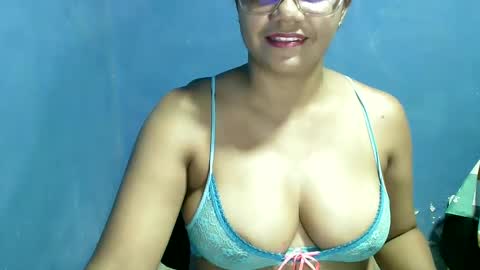 Snapshot of candyflowerlub chatting on 10.09.25 candyflowerlub online show from 10.09.25