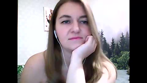 Snapshot of candyolime chatting on 02.08.25 Daisy online show from 02.08.25