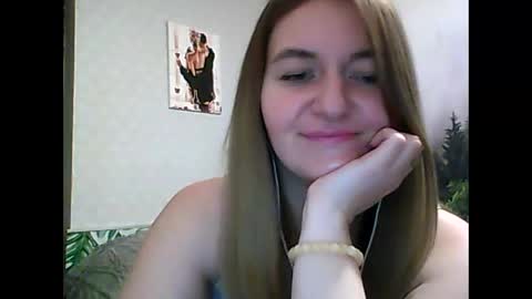 Snapshot of candyolime chatting on 03.05.25 Daisy online show from 03.05.25