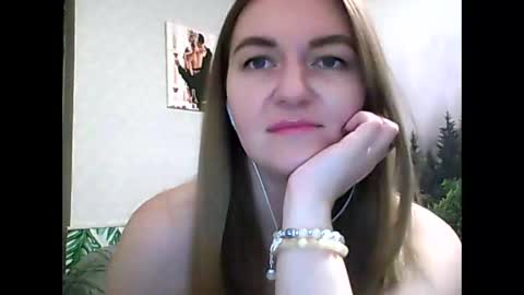 Snapshot of candyolime chatting on 03.05.25 Daisy online show from 03.05.25