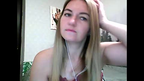 Snapshot of candyolime chatting on 09.08.25 Daisy online show from 09.08.25