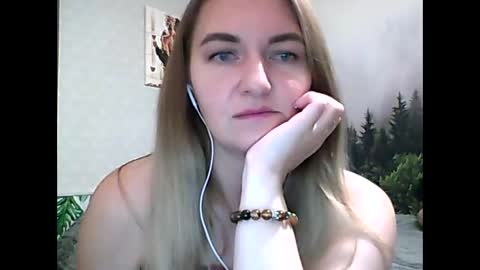 Snapshot of candyolime chatting on 09.15.25 Daisy online show from 09.15.25