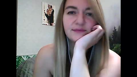 Snapshot of candyolime chatting on 09.16.25 Daisy online show from 09.16.25