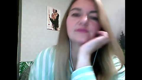 Snapshot of candyolime chatting on 09.18.25 Daisy online show from 09.18.25