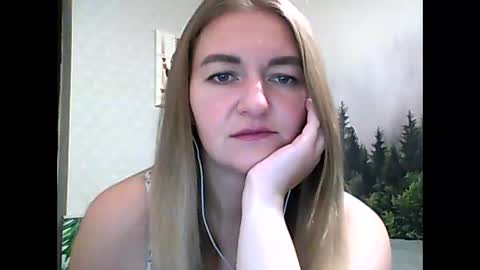 Snapshot of candyolime chatting on 09.26.25 Daisy online show from 09.26.25