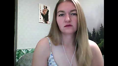 Snapshot of candyolime chatting on 09.28.25 Daisy online show from 09.28.25