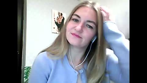 Snapshot of candyolime chatting on 10.03.25 Daisy online show from 10.03.25