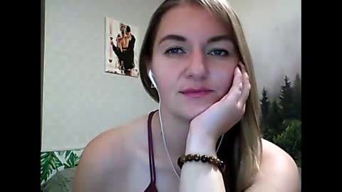 Snapshot of candyolime chatting on 10.04.25 Daisy online show from 10.04.25