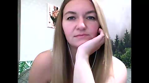 Snapshot of candyolime chatting on 10.05.25 Daisy online show from 10.05.25