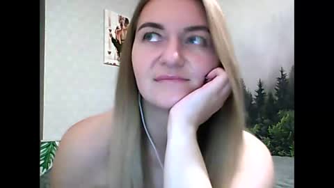 Snapshot of candyolime chatting on 10.11.25 Daisy online show from 10.11.25