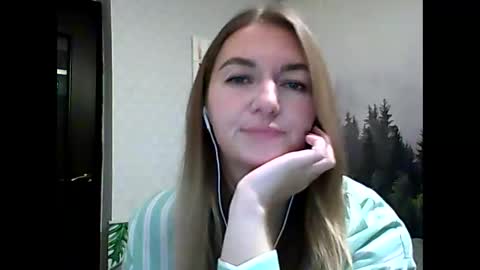 Snapshot of candyolime chatting on 10.15.25 Daisy online show from 10.15.25