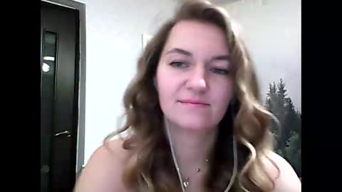 Snapshot of candyolime chatting on 12.15.25 Daisy online show from 12.15.25