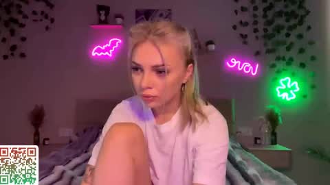 Snapshot of candyrass chatting on 05.10.26 Candy online show from 05.10.26