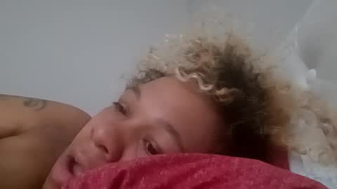 Snapshot of candyredxo2024 chatting on 09.15.25 candyredxo2024 online show from 09.15.25