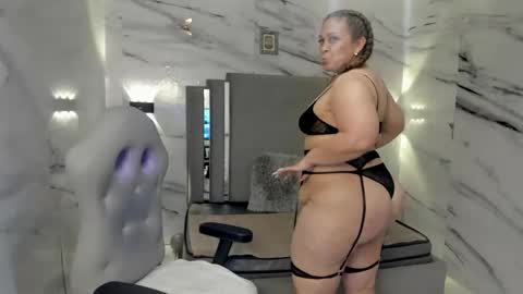 Canndy Evanns online show from 12.24.24