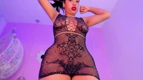 Snapshot of cannelasmith chatting on 12.22.25 cannelasmith online show from 12.22.25