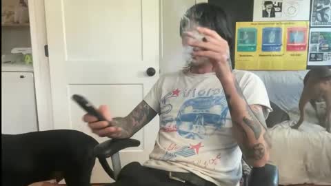 Snapshot of cantleavethehouse chatting on 02.01.26 cantleavethehouse online show from 02.01.26