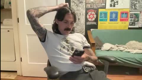 Snapshot of cantleavethehouse chatting on 03.04.26 cantleavethehouse online show from 03.04.26