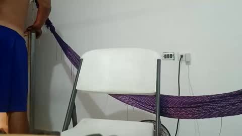 Snapshot of capitancristiancanelo chatting on 11.25.25 capitancristiancanelo online show from 11.25.25