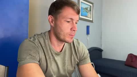 Snapshot of capt_oliver chatting on 05.29.26 follow my twitter online show from 05.29.26