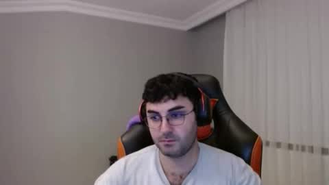 Snapshot of captainshanks chatting on 03.26.26 captainshanks online show from 03.26.26