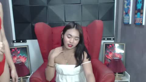 Snapshot of captivatingyumi chatting on 02.01.25 Yumi Aera online show from 02.01.25