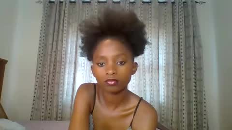 Snapshot of carababey chatting on 02.23.25 carababey online show from 02.23.25