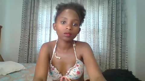 Snapshot of carababey chatting on 02.28.25 carababey online show from 02.28.25