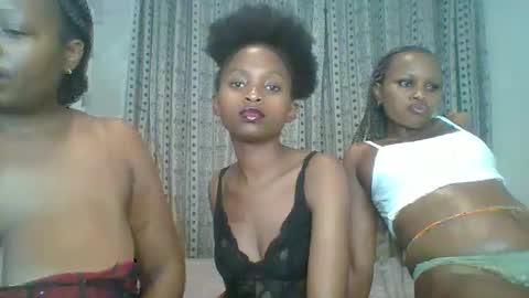 Snapshot of carababey chatting on 03.11.25 carababey online show from 03.11.25