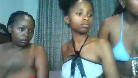 Snapshot of carababey chatting on 03.11.25 carababey online show from 03.11.25