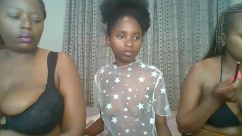 Snapshot of carababey chatting on 03.12.25 carababey online show from 03.12.25