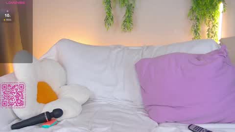 Snapshot of caramelangels chatting on 02.16.25 Viola Marika and Visma online show from 02.16.25