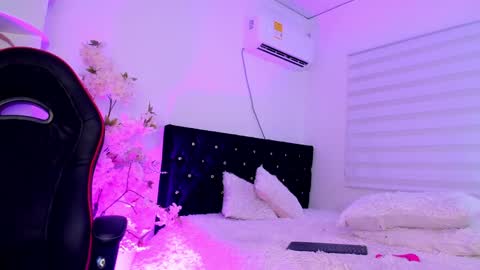 Caramel online show from 12.23.24