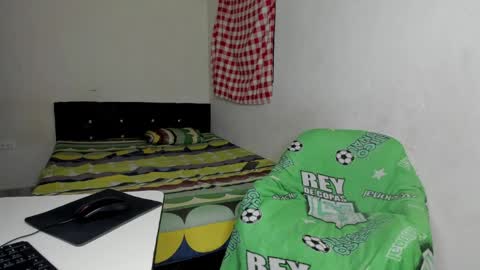 Carlos and Cristian  online show from 04.20.26