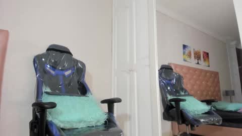 Snapshot of cardykambell chatting on 02.06.25 cardykambell online show from 02.06.25