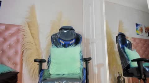 Snapshot of cardykambell chatting on 02.24.25 cardykambell online show from 02.24.25