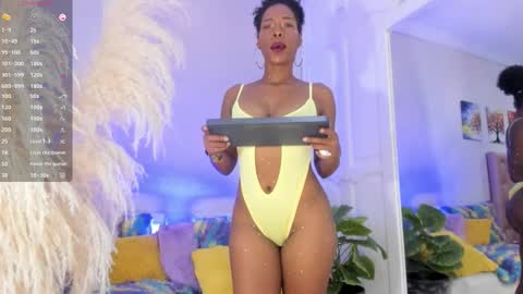 Snapshot of cardykambell chatting on 09.14.25 cardykambell online show from 09.14.25